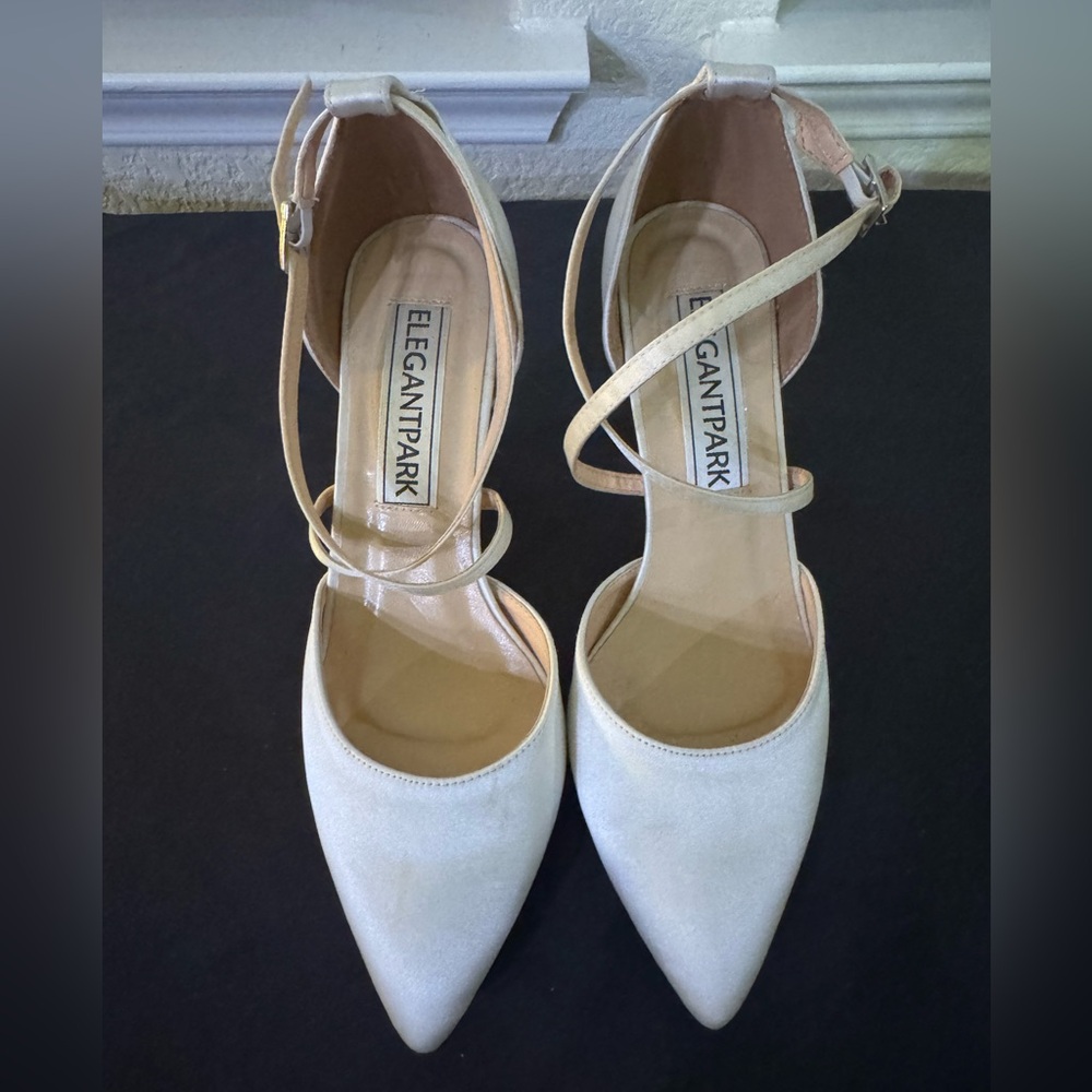 Women's Cream Heels